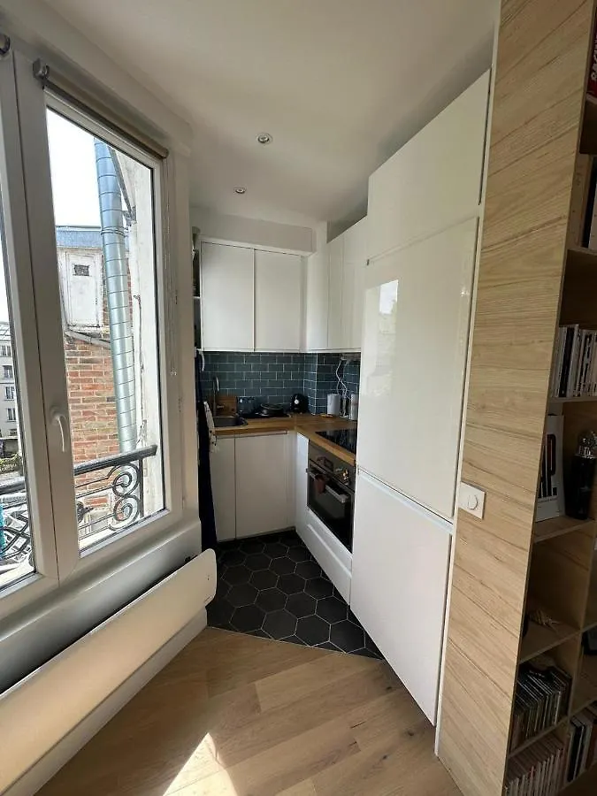 Apartment Studio Au Calme A Deux Pas Du Sacre Coeur Paris France
